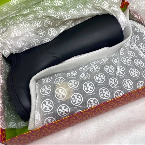 NWT Tory Burch Logo Rubber Rain Boots - Picture 3 of 14